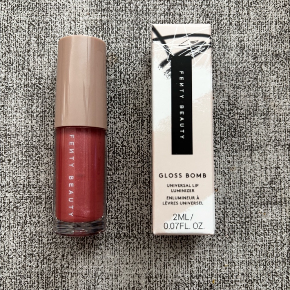 5 items x $25 Fenty Beauty Gloss Bomb NEW